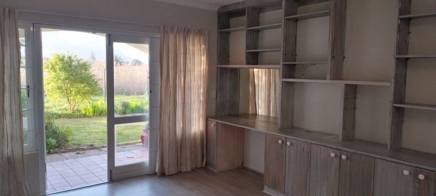 To Let 2 Bedroom Property for Rent in Tokai Western Cape